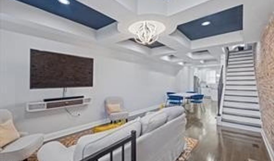 230 N LUZERNE Ave, Baltimore, MD 21224 - 3 Beds, 3 Bath