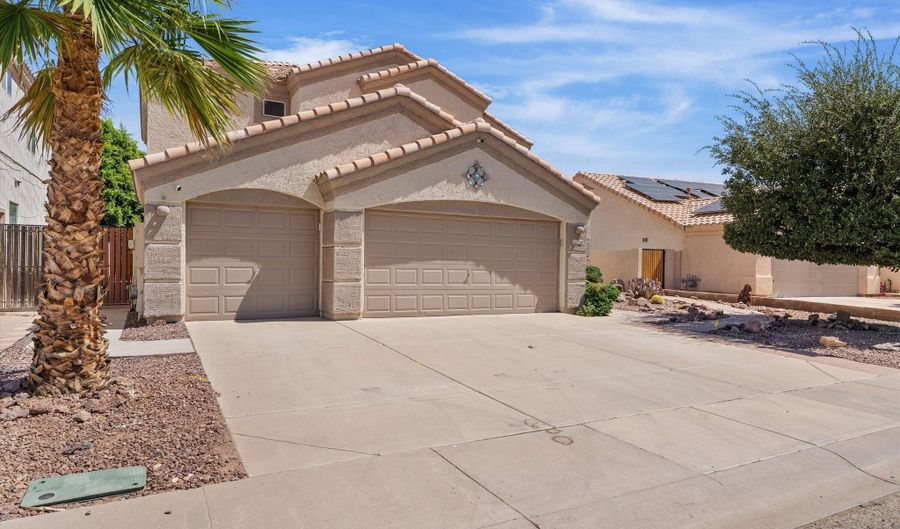 11530 W PALM BROOK Dr, Avondale, AZ 85392 - 4 Beds, 3 Bath