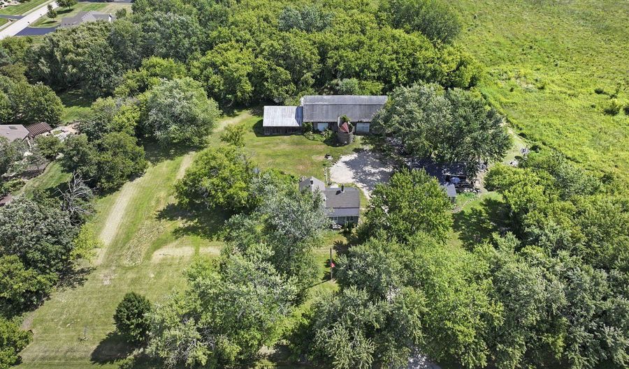 1101 N Deep Lake Rd, Antioch, IL 60002 - 4 Beds, 2 Bath