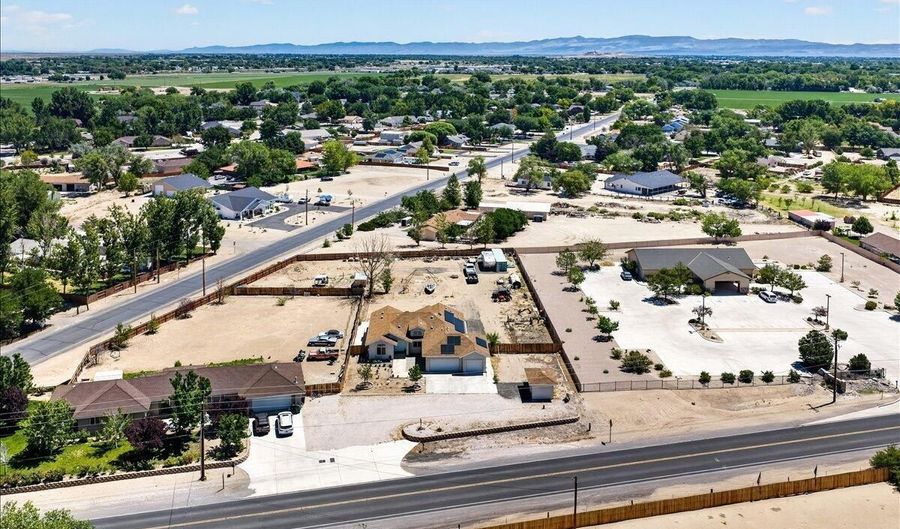 1027 McLean Rd, Fallon, NV 89406 - 3 Beds, 2 Bath