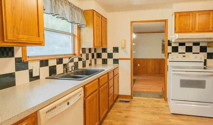 1612 22nd St, Anacortes, WA 98221 - 3 Beds, 2 Bath