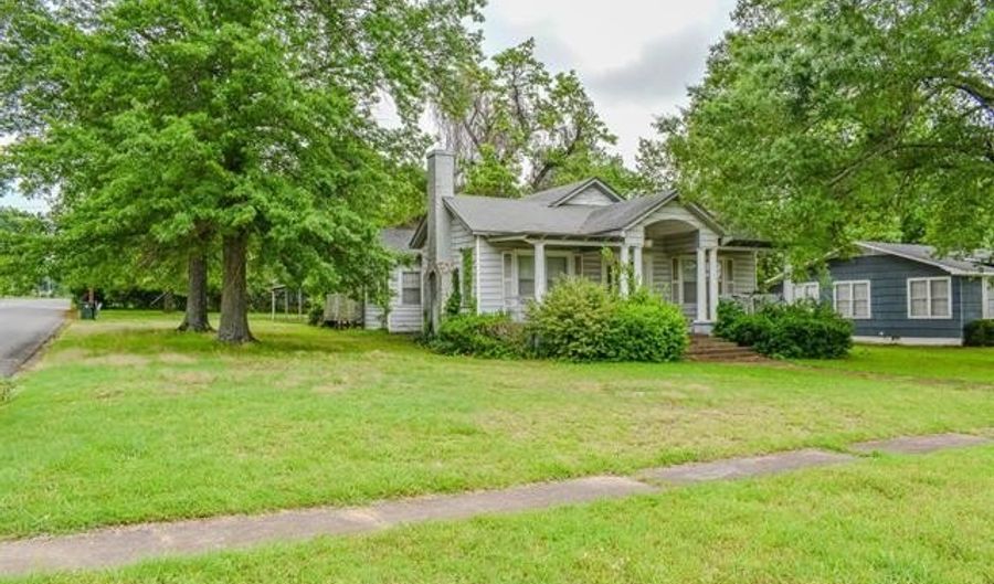 408 N High St, Antlers, OK 74523 - 3 Beds, 2 Bath