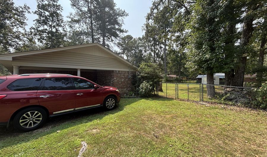 111 Cherokee Dr, Amory, MS 38821 - 3 Beds, 1 Bath