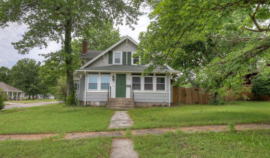 1643 Washington Ave, Baxter Springs, KS 66713 - 4 Beds, 2 Bath