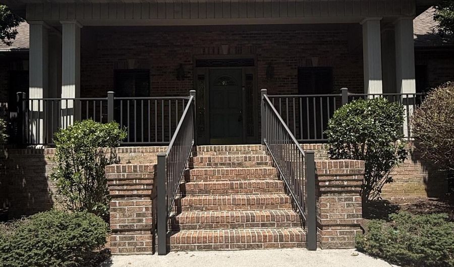 1817 Peppertree Dr, Alcoa, TN 37701 - 4 Beds, 4 Bath