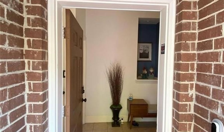 5014 Calloway Dr, Addison, TX 75001 - 3 Beds, 4 Bath