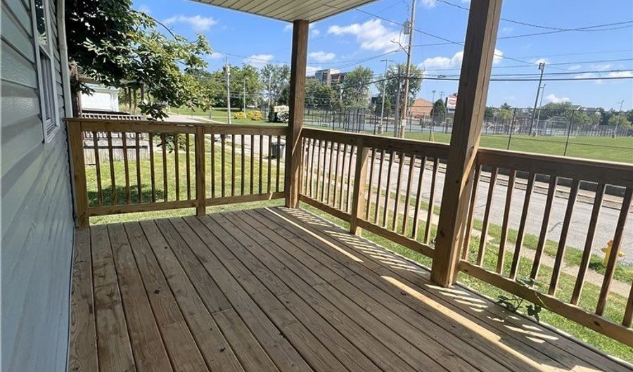 454 Kling St, Akron, OH 44311 - 6 Beds, 2 Bath