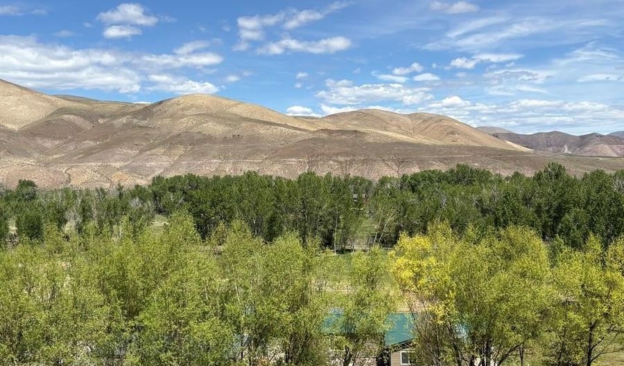 190 Meadow Rd, Challis, ID 83226 - 3 Beds, 2 Bath