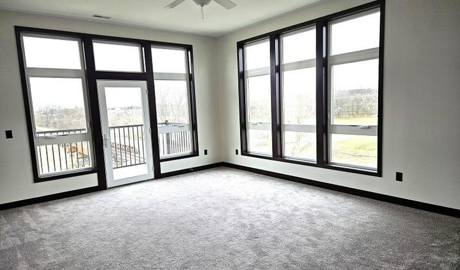 120 Twin Steeples NE Ste 220, Dyersville, IA 52040 - 2 Beds, 1 Bath