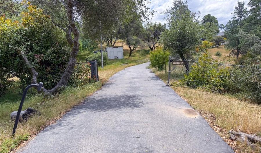 43736 Highway 49, Ahwahnee, CA 93601 - 5 Beds, 5 Bath