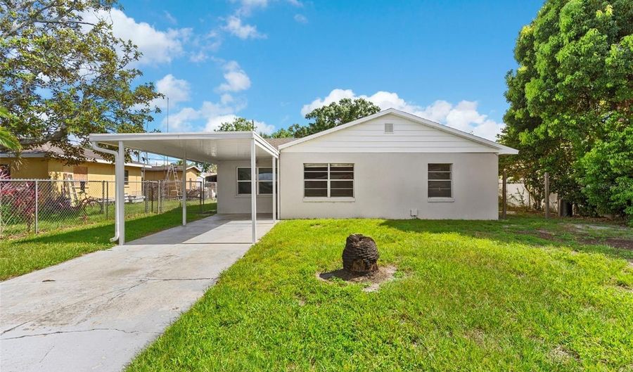 216 PIKE St, Auburndale, FL 33823 - 4 Beds, 1 Bath