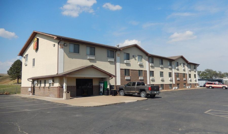 2207 N Buckeye Ave, Abilene, KS 67410 - 0 Beds, 2 Bath
