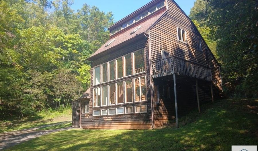 49 Cedar Hill Dr, Bassett, VA 24055 - 3 Beds, 3 Bath