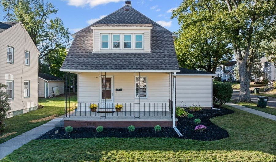 815 Grace St, Alliance, OH 44601 - 3 Beds, 1 Bath