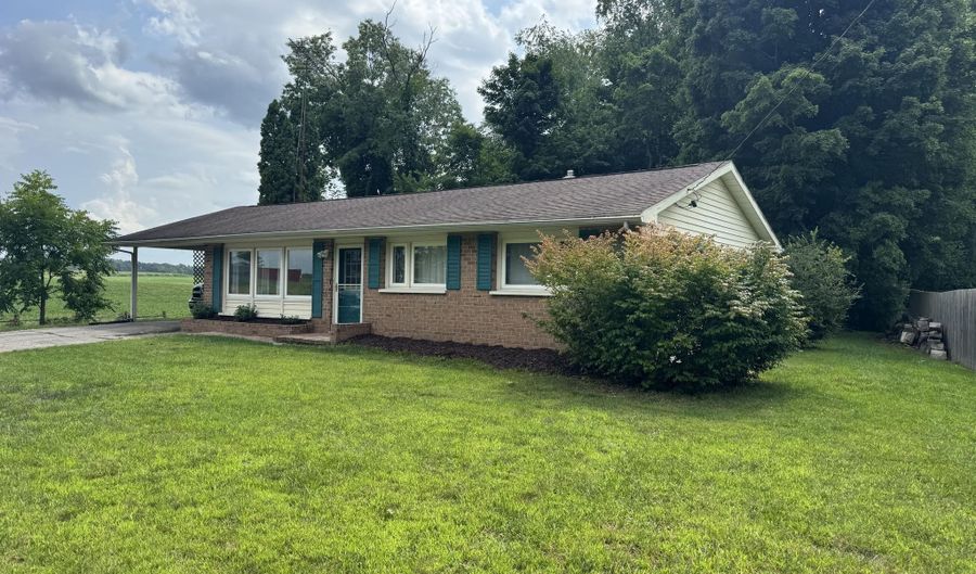 29472 Albion Rd, Albion, MI 49224 - 3 Beds, 2 Bath