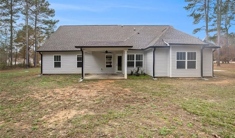 125 Evergreen S, Barnesville, GA 30204 - 4 Beds, 3 Bath