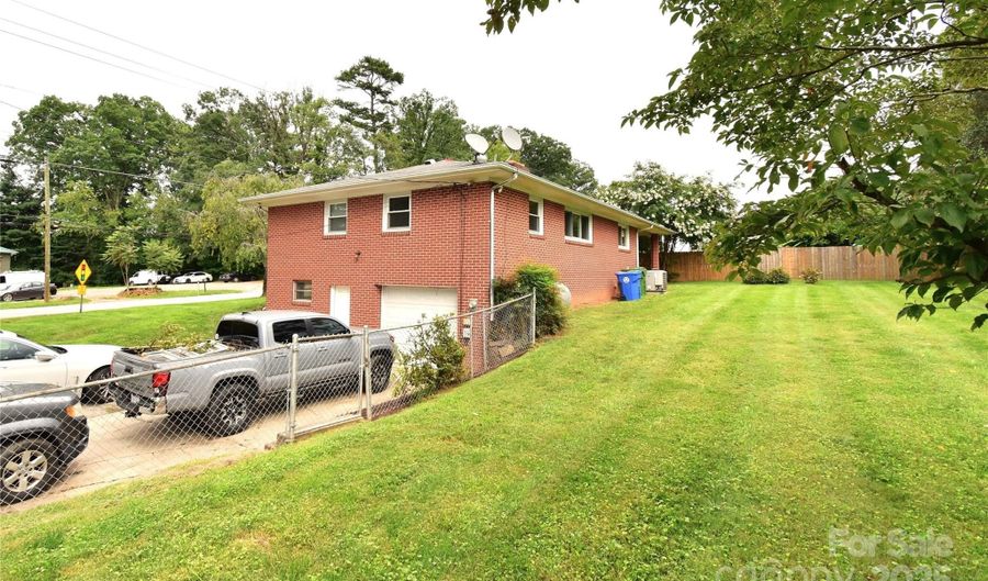 20 Sand Hill School Rd, Asheville, NC 28806 - 3 Beds, 2 Bath