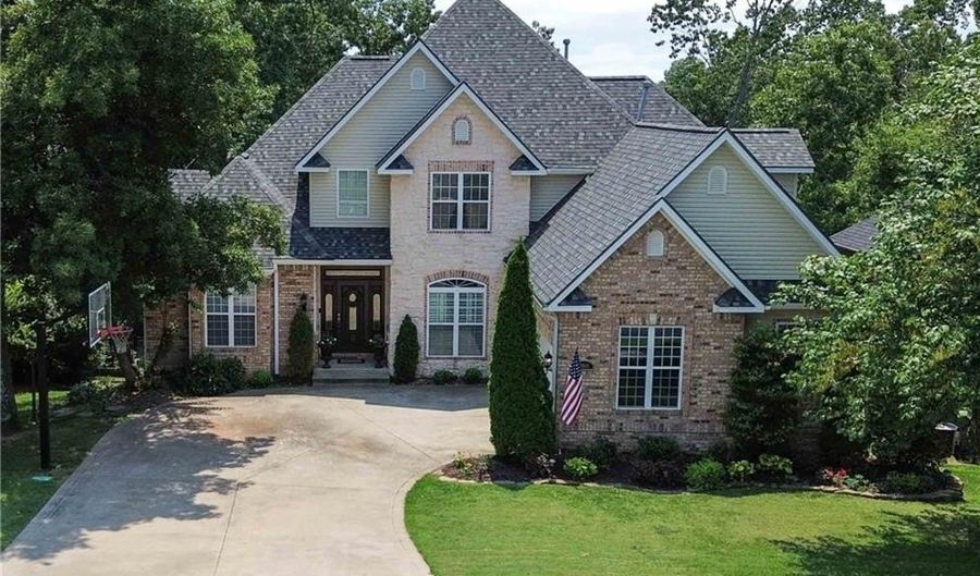 3906 NE Cadbury Ave, Bentonville, AR 72712 - 5 Beds, 5 Bath