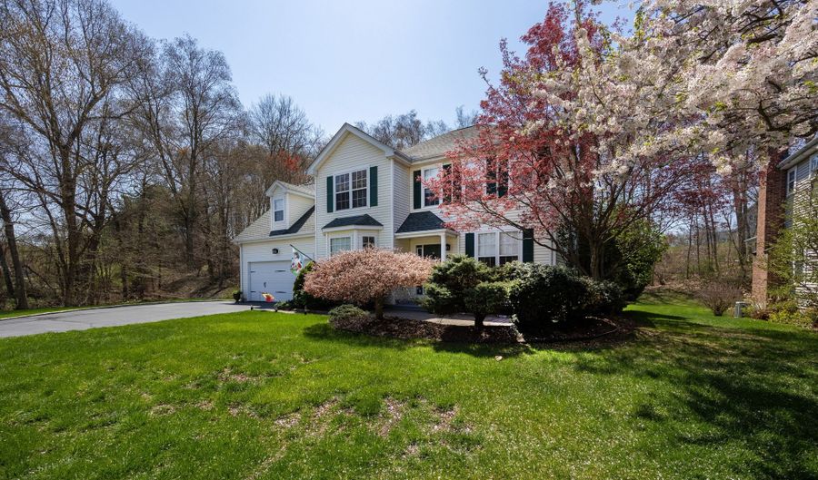 75 Orleton Ct, Cheshire, CT 06410 - 4 Beds, 3 Bath