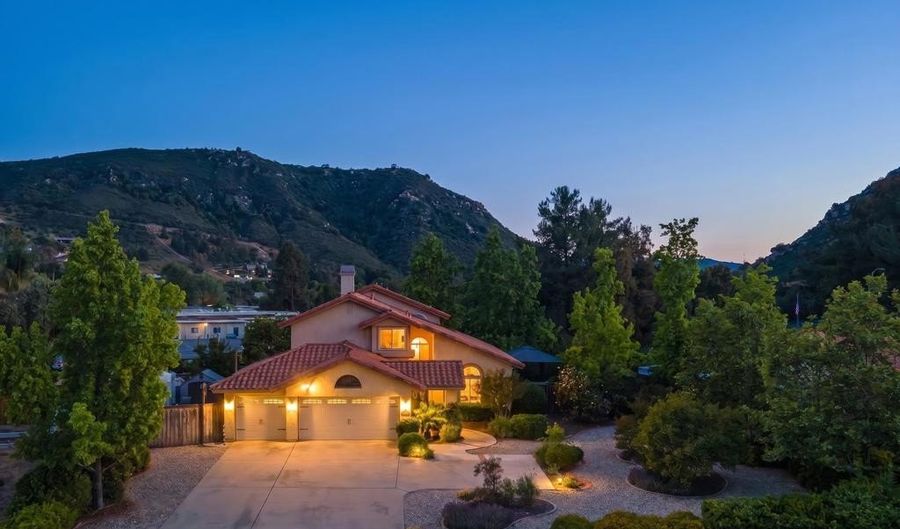 8866 Bridle Run, Alpine, CA 91901 - 4 Beds, 3 Bath