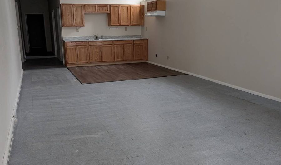 70 E Main St, Alliance, OH 44601 - 5 Beds, 3 Bath