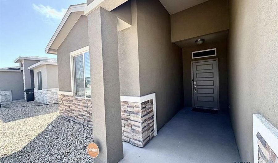 3709 Saguaro Dr, Carlsbad, NM 88220 - 4 Beds, 3 Bath