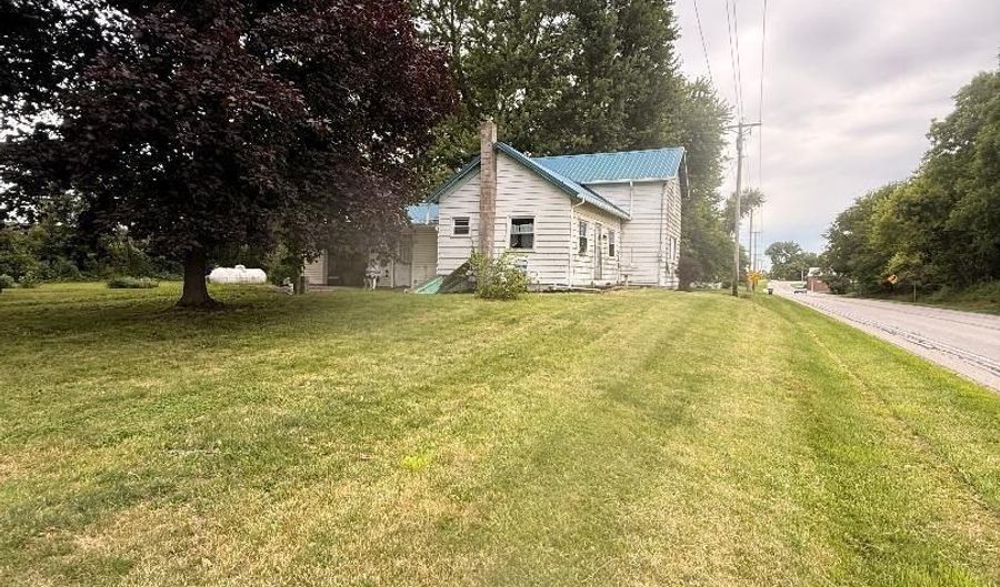 1662 E US 6 Rd, Albion, IN 46701 - 3 Beds, 1 Bath