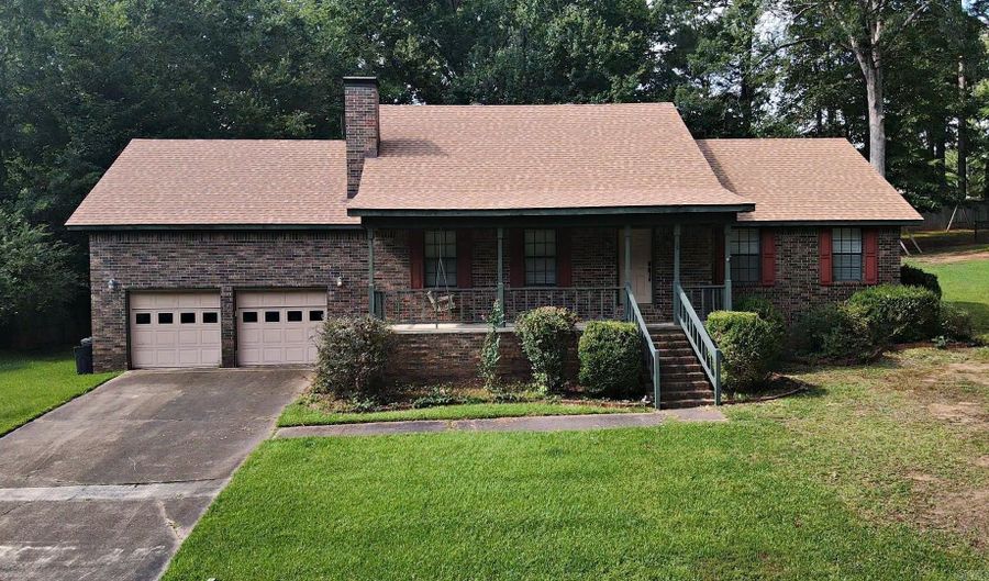 10 Edgewood Dr, Arkadelphia, AR 71923 - 3 Beds, 3 Bath