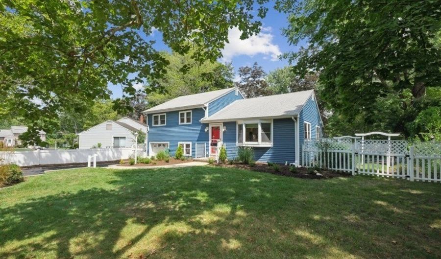 3 N Ridge Rd, Livingston, NJ 07039 - 3 Beds, 2 Bath
