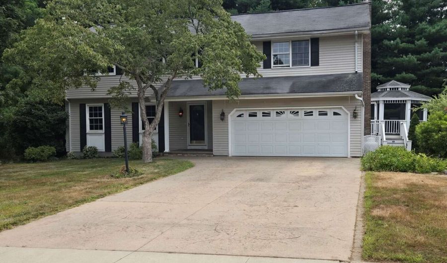 35 Renee Dr, Colchester, CT 06415 - 4 Beds, 4 Bath
