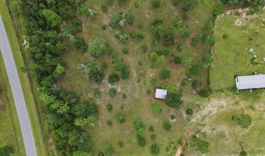 22457 NW Valencia Dr, Altha, FL 32421 - 3 Beds, 2 Bath