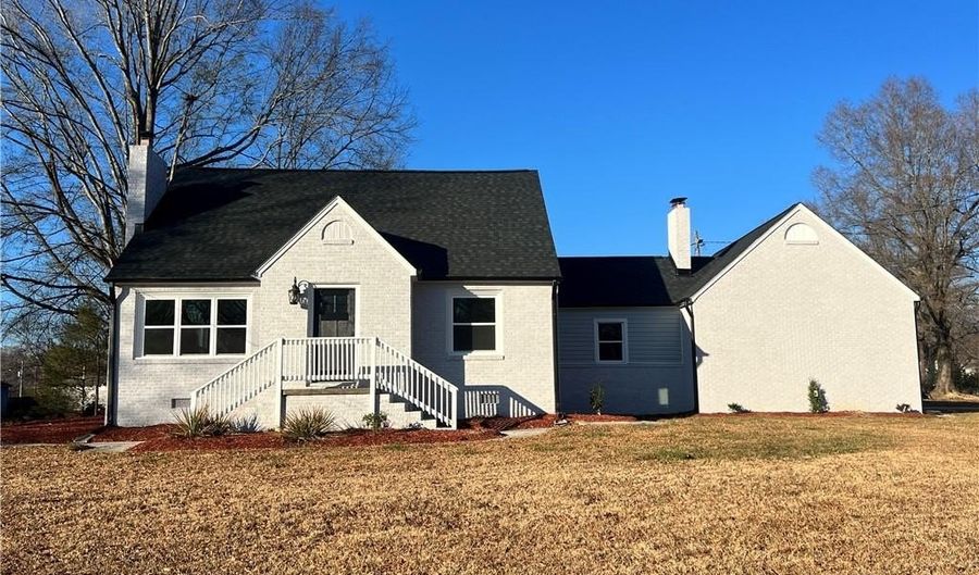 512 Dale St, Archdale, NC 27263 - 3 Beds, 2 Bath