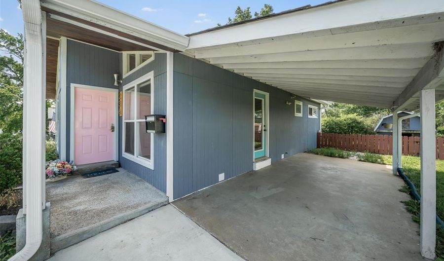 236 Hillcrest Blvd, Ballwin, MO 63021 - 4 Beds, 2 Bath