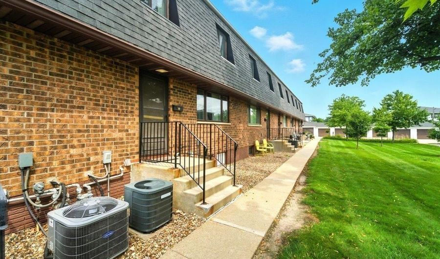 3620 SE Mt Vernon Rd 11, Cedar Rapids, IA 52403 - 2 Beds, 3 Bath