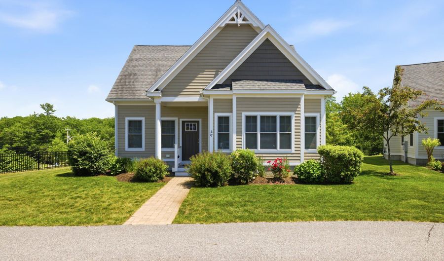 17 Adams Ln, Arundel, ME 04046 - 2 Beds, 3 Bath