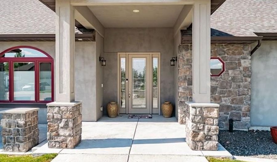 899 N Von Elm Dr, Blackfoot, ID 83221 - 3 Beds, 4 Bath