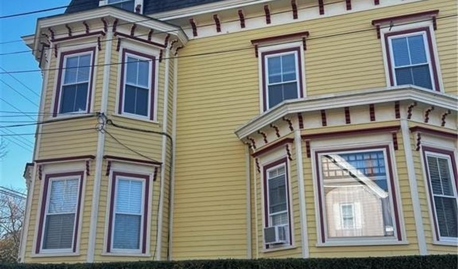 51 Annandale Rd 2, Newport, RI 02840 - 2 Beds, 2 Bath