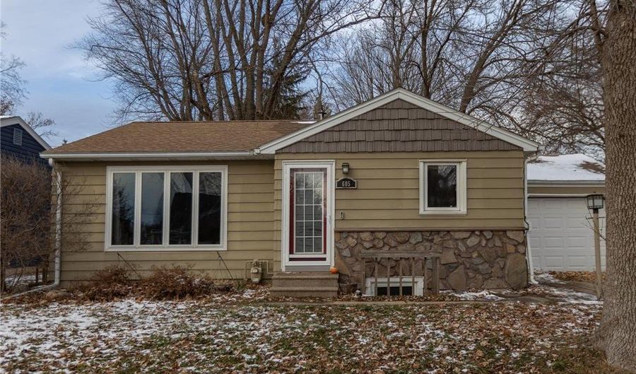 605 E Hawthorne St, Albert Lea, MN 56007 - 3 Beds, 2 Bath