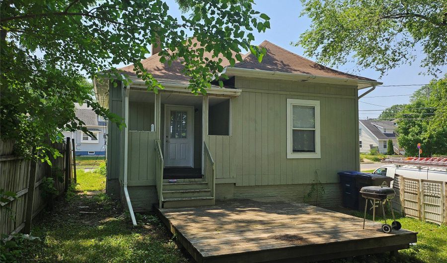 1503 13th St, Des Moines, IA 50314 - 3 Beds, 1 Bath