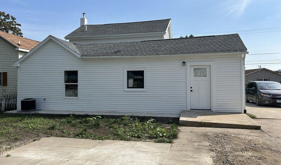 126 S Commercial Ave, Amboy, IL 61310 - 3 Beds, 3 Bath