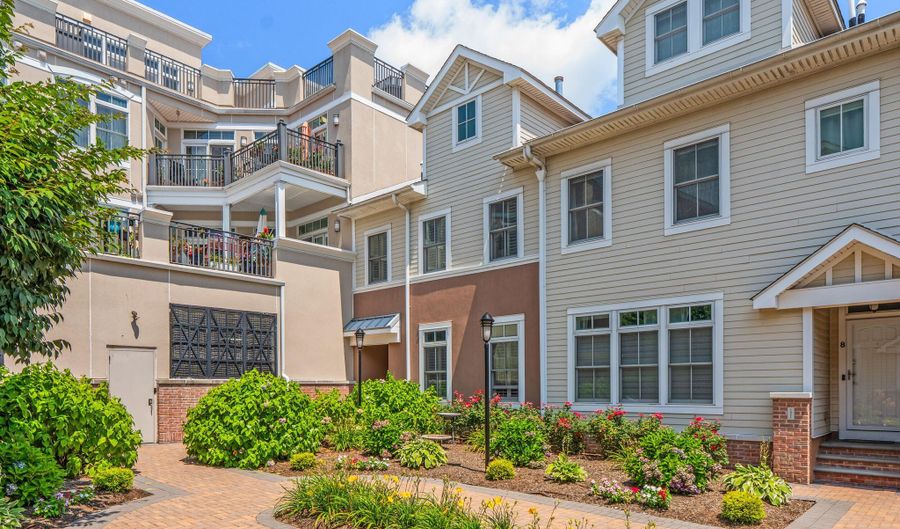 10 Grove Ct 20, Asbury Park, NJ 07712 - 3 Beds, 4 Bath
