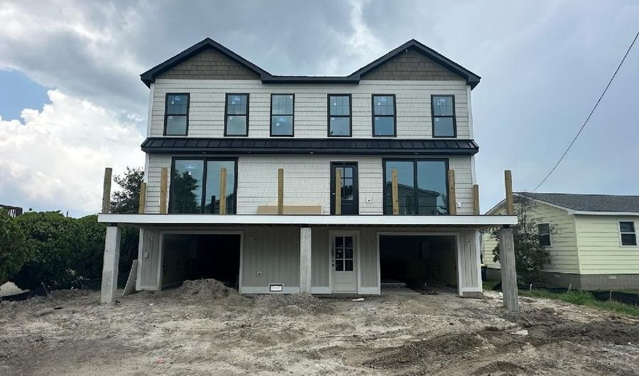 45 BAYSIDE Dr, Fenwick Island, DE 19944 - 5 Beds, 5 Bath