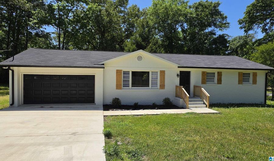 955 3RD Ave, Alabaster, AL 35007 - 3 Beds, 2 Bath
