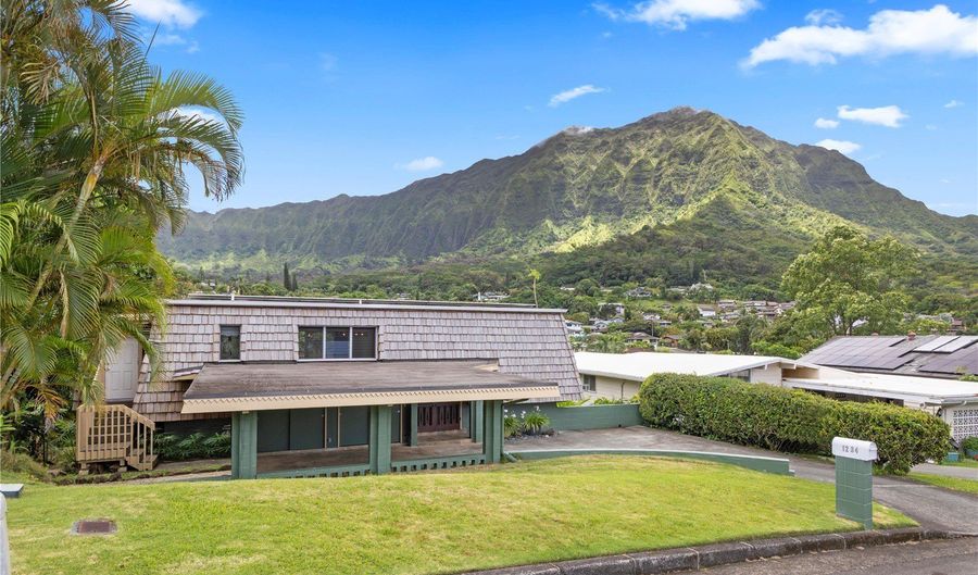 1234 Lola Pl, Kailua, HI 96734 - 3 Beds, 2 Bath