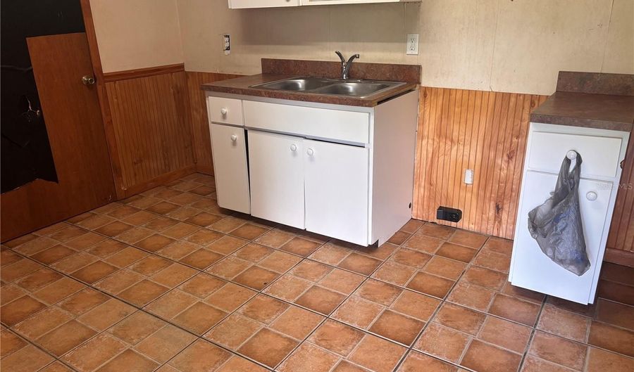 1018 NE CANAL Ave, Arcadia, FL 34266 - 1 Beds, 1 Bath