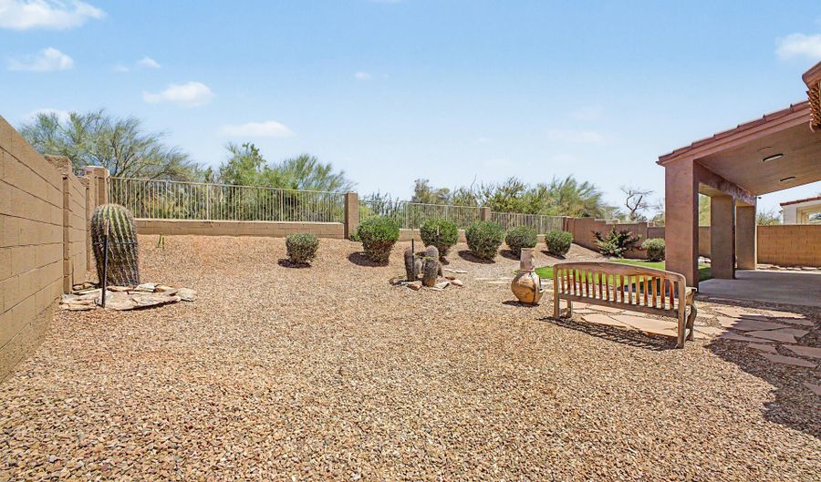 4817 E FERNWOOD Ct, Cave Creek, AZ 85331 - 3 Beds, 2 Bath