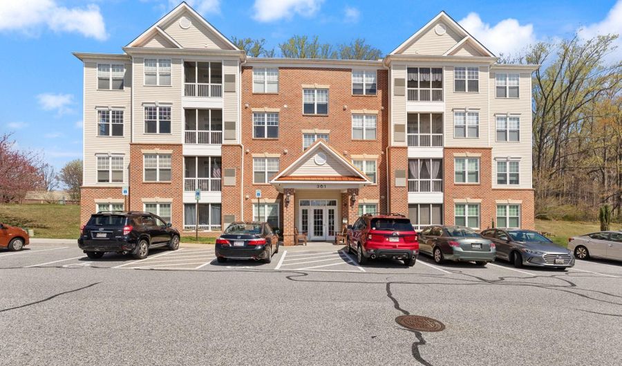 301 TIREE Ct 301, Abingdon, MD 21009 - 2 Beds, 2 Bath