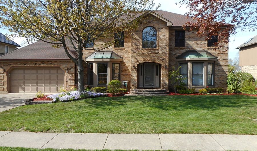 111 Founders Pointe Dr S, Bloomingdale, IL 60108 - 5 Beds, 3 Bath