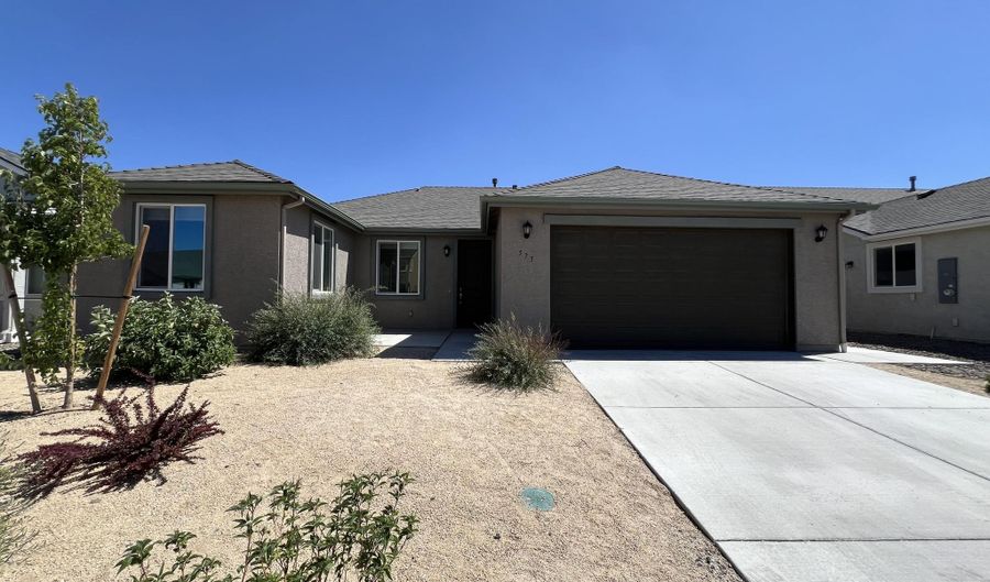 573 Country Hollow Dr, Fernley, NV 89408 - 3 Beds, 2 Bath