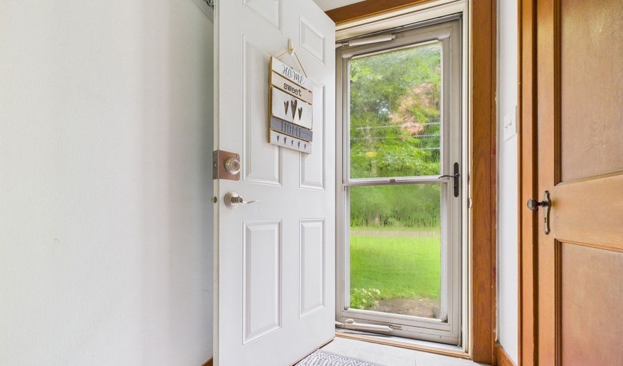 364 E 500 S, Anderson, IN 46013 - 4 Beds, 2 Bath